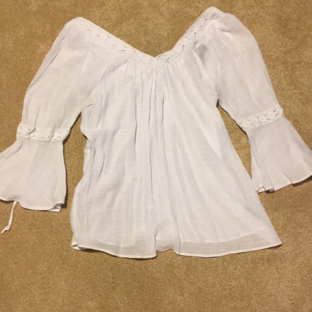 White flowey shirt